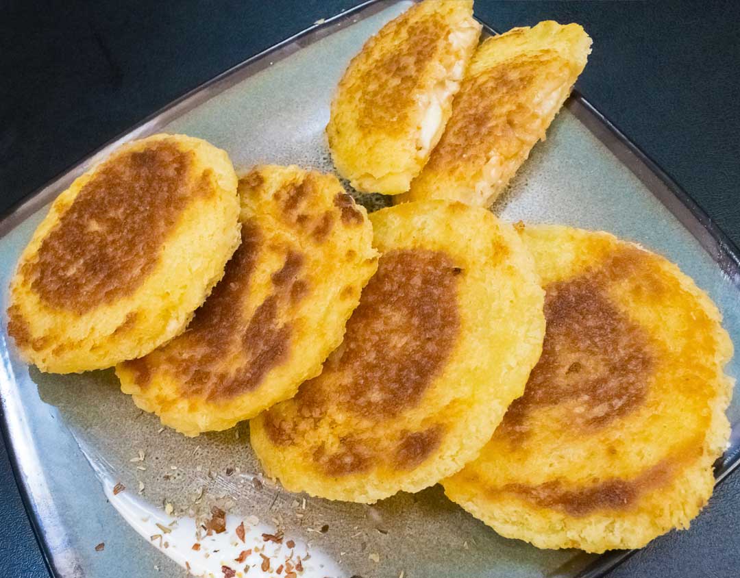 ساندویچ تست با کالباس و پنیر